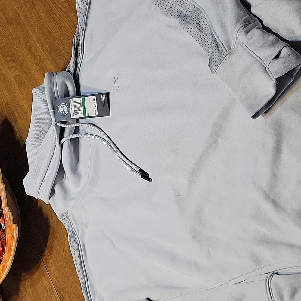 Under Armour Sweatshirt